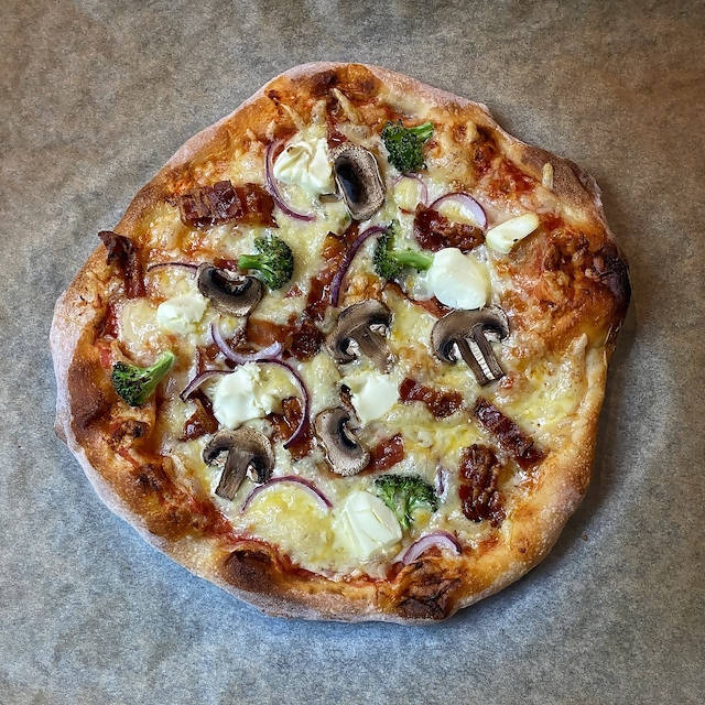 Pizzabunn med saus, napolitansk stil - frossen